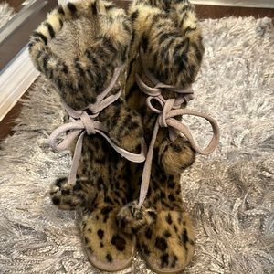 Leopard Fur boots Colin Stuart Size 8. New